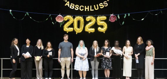Verabschiedung von Auszubildenden aus der Beruflichen Schule in Bad Oldesloe Bild zu Verabschiedung von Auszubildenden aus der Beruflichen Schule in Bad Oldesloe