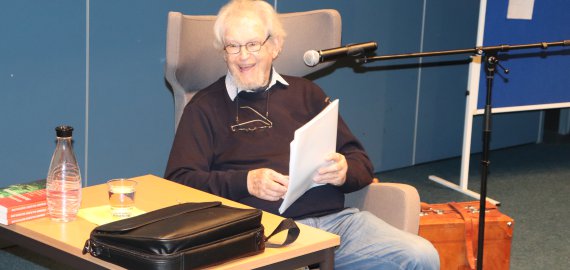 Schulentwicklungstage als Vorbereitung zur Demokratiewoche <br> Nie wieder ist jetzt Bild zu Schulentwicklungstage als Vorbereitung zur Demokratiewoche <br> Nie wieder ist jetzt