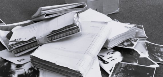 Sophie Scholl - ein Name wird lebendig <br>Das mobile Theater Lübeck begeisterte mit seiner Aufführung die Berufliche Schule in Bad Oldesloe Bild zu Sophie Scholl - ein Name wird lebendig <br>Das mobile Theater Lübeck begeisterte mit seiner Aufführung die Berufliche Schule in Bad Oldesloe