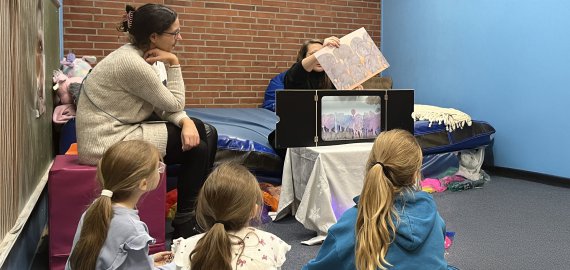 Staatlich anerkannte Erzieherin/Staatlich anerkannter Erzieher (3,5 Jahre) Bild zu Staatlich anerkannte Erzieherin/Staatlich anerkannter Erzieher (3,5 Jahre)